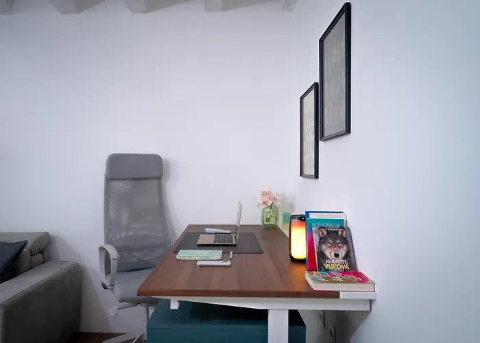 Villa Marea - Old Town Retreat